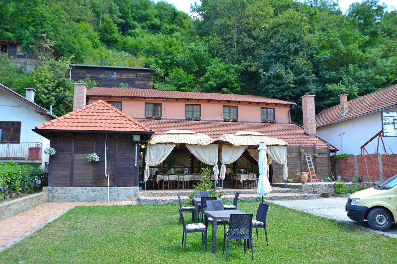 Podrum Miljevic Ledinci Bagian luar foto